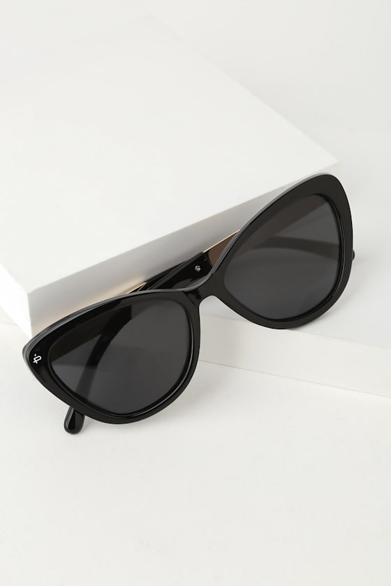 Hepburn Black and Gold Sunglasses 2