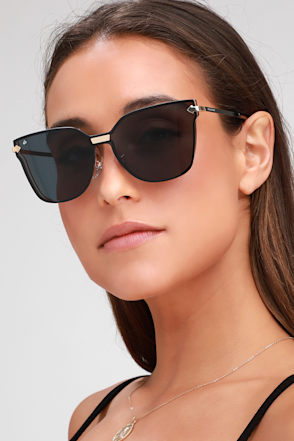 Prive Revaux Madam - Black Sunglasses - Black and Gold  display picture 2