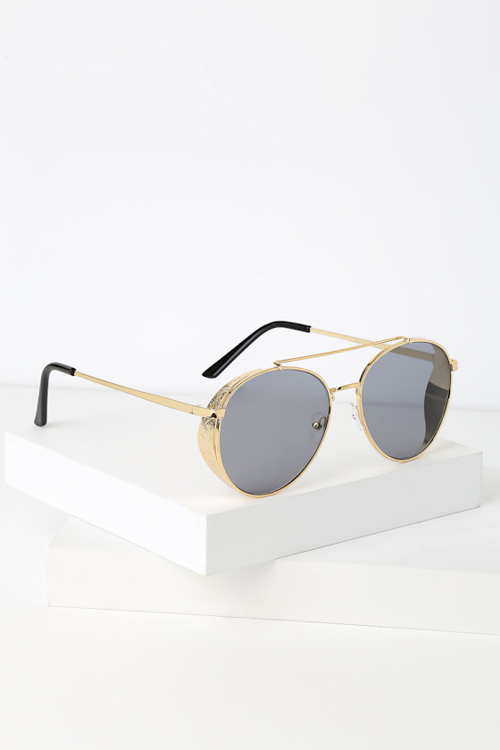 Maverick Gold Aviator Sunglasses 2