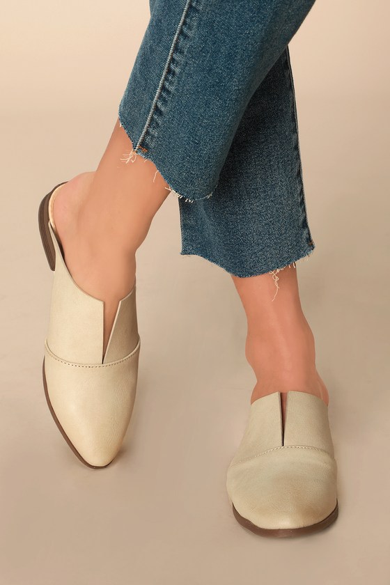 tan pointed mules
