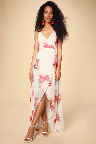 Pretty Wedding Shower Outfits For The Bride And Her Besties Trendy