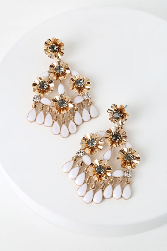 Bonni White and Gold Flower Statement Earrings 1