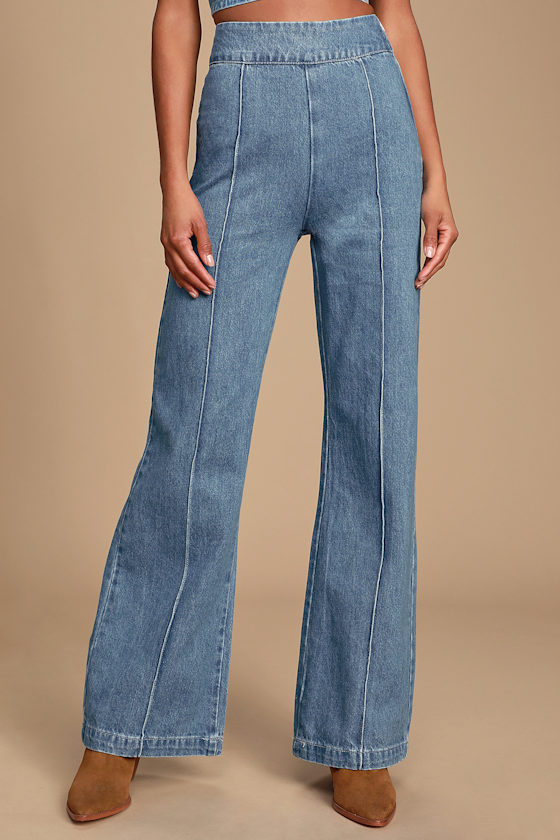 Lyndzee Medium Wash High-Waisted Jeans 4