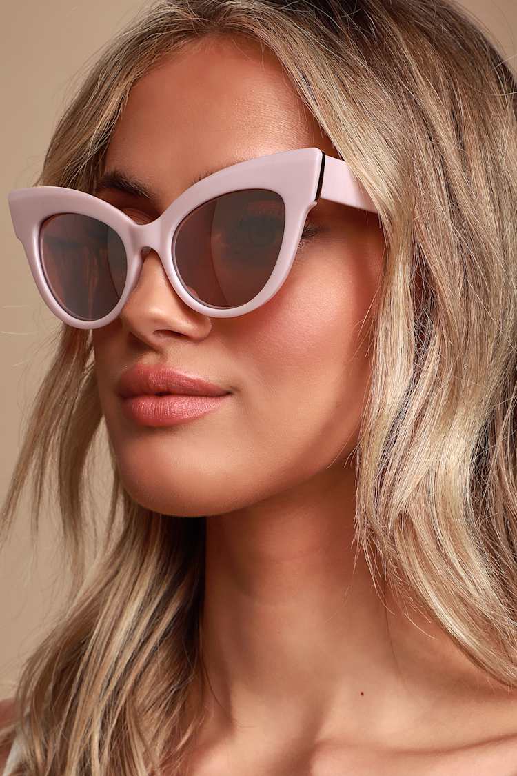 Chic Pink Sunglasses - Black Cat-Eye Sunglasses - Pink  display picture 2