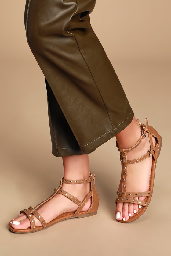 tan sandals size 4