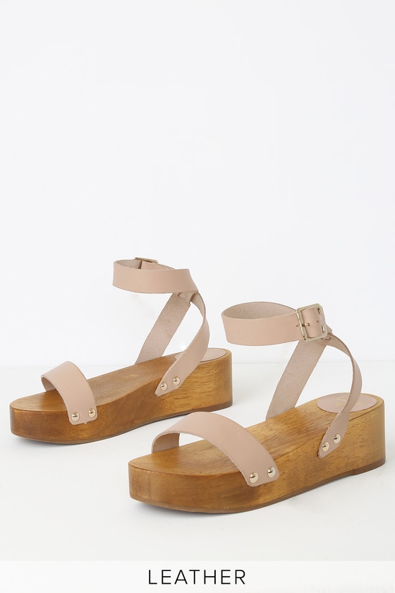 wooden flatform