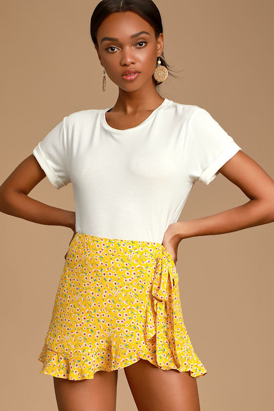 Fleurt With Me Yellow Floral Print Ruffled Skort 4