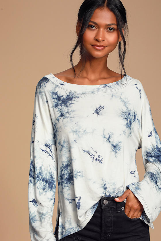 Margaret Blue and White Tie-Dye Top 2