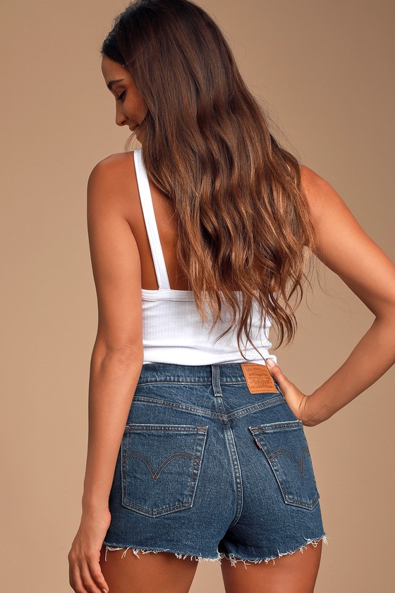 ribcage shorts levis