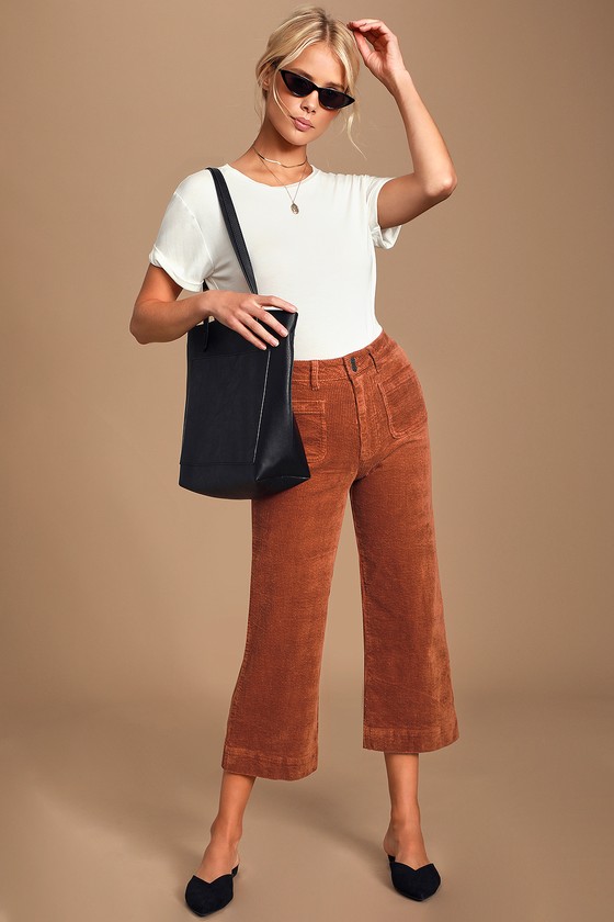 brown cropped pants