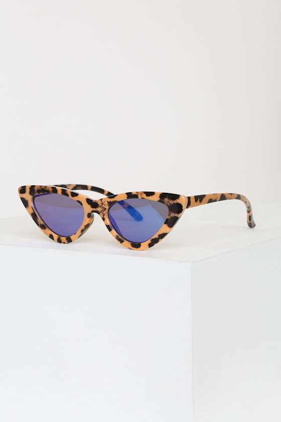 Hit Me Up Leopard Print Cat-Eye Sunglasses 1