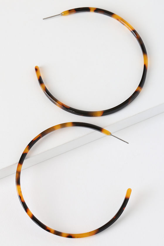Bernice Tortoise Hoop Earrings 4