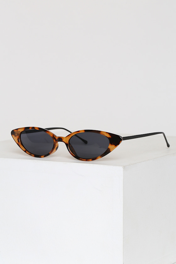Cozette Tortoise Cat-Eye Sunglasses 1
