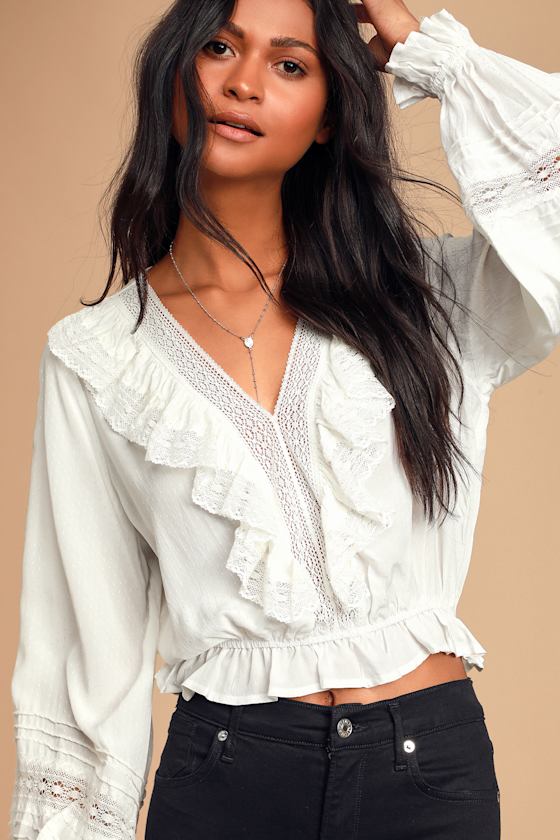 Cloudburst Ivory Lace Ruffled Balloon Sleeve Top 3