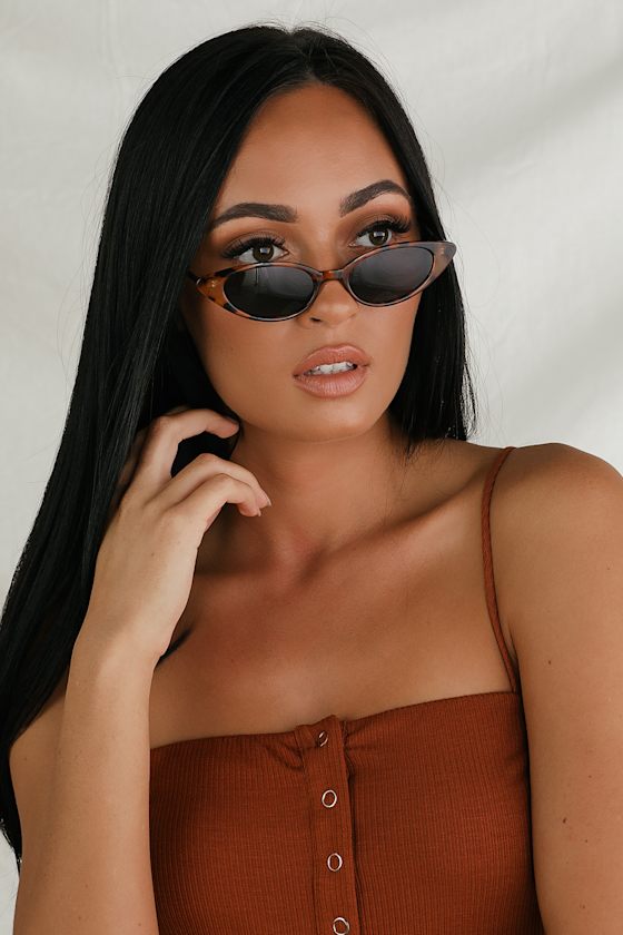 Cozette Tortoise Cat-Eye Sunglasses 5