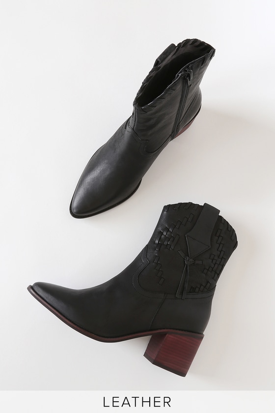 Hidden Agenda Black Leather Pointed-Toe Mid-Calf High Heel Boots