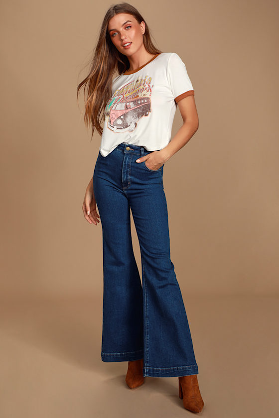 California Dreamin' White Graphic Cropped Tee 1