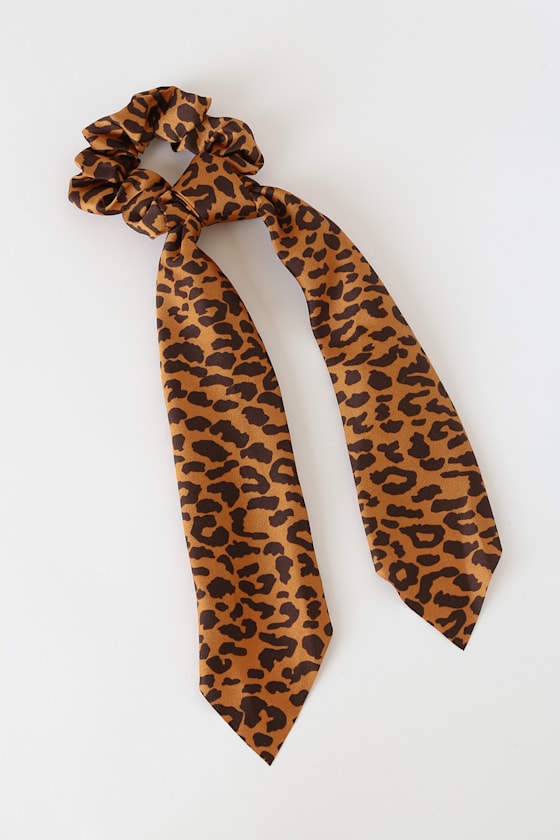 Alyce Brown Leopard Print Scarf Ponytail Holder 1