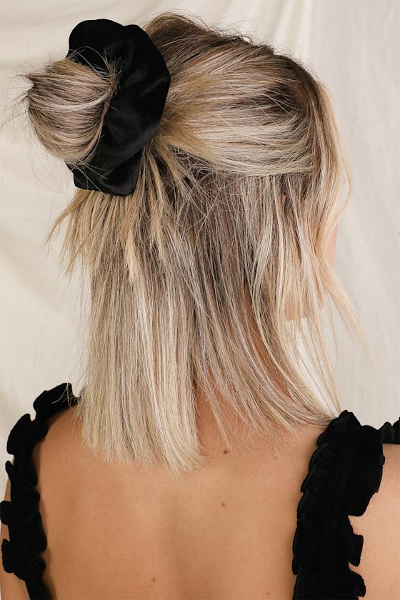 Zaina Black and Gold Velvet Oversized Scrunchie Set 2