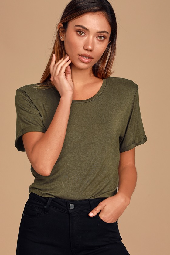 olive green crop top outfits