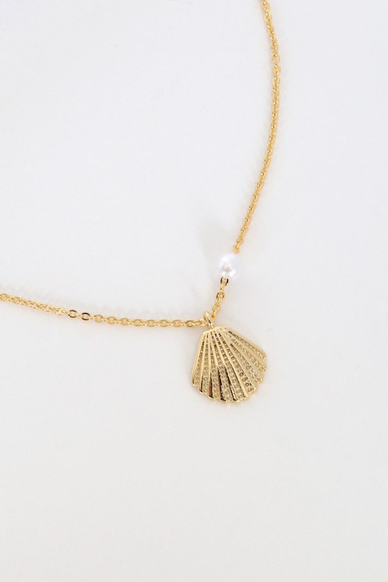 Mermaids Gold Pearl Shell Necklace 3