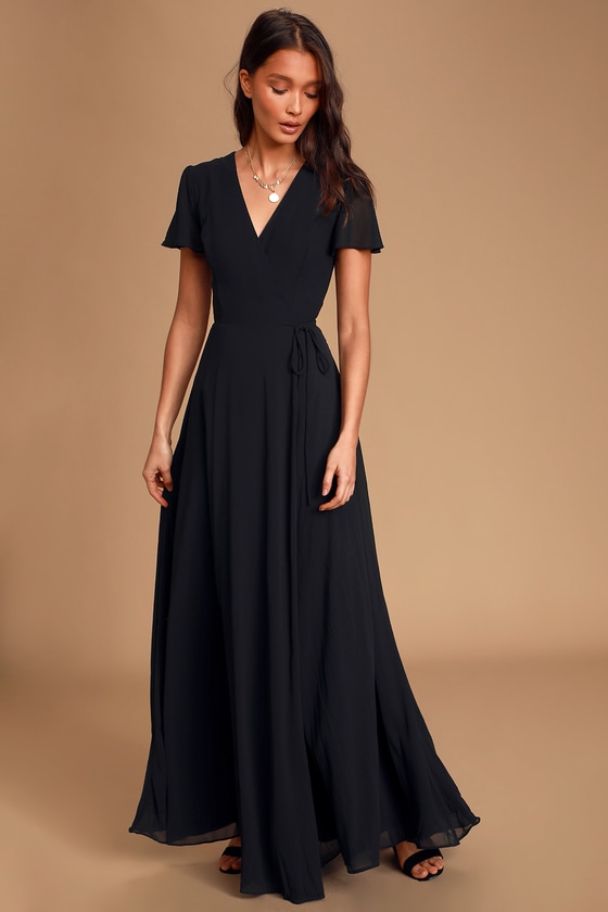 long black dress with short sleeves