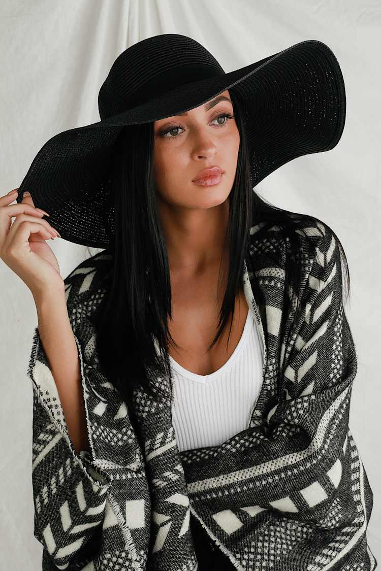 black straw sun hat
