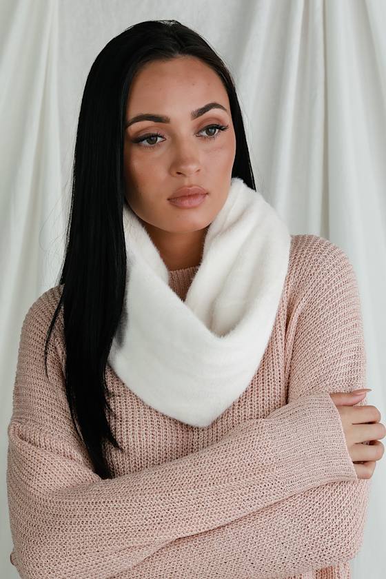 Cute White Faux Fur Scarf Infinity Scarf Fuzzy White Scarf Lulus