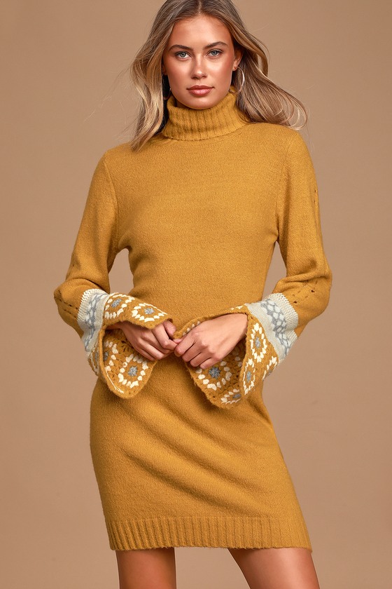 mustard turtleneck outfit