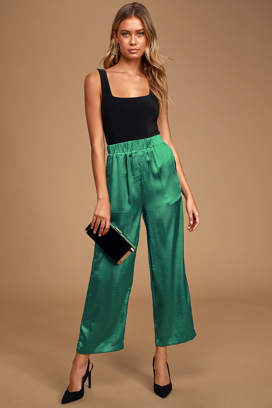 Details more than 149 tops for green pants
