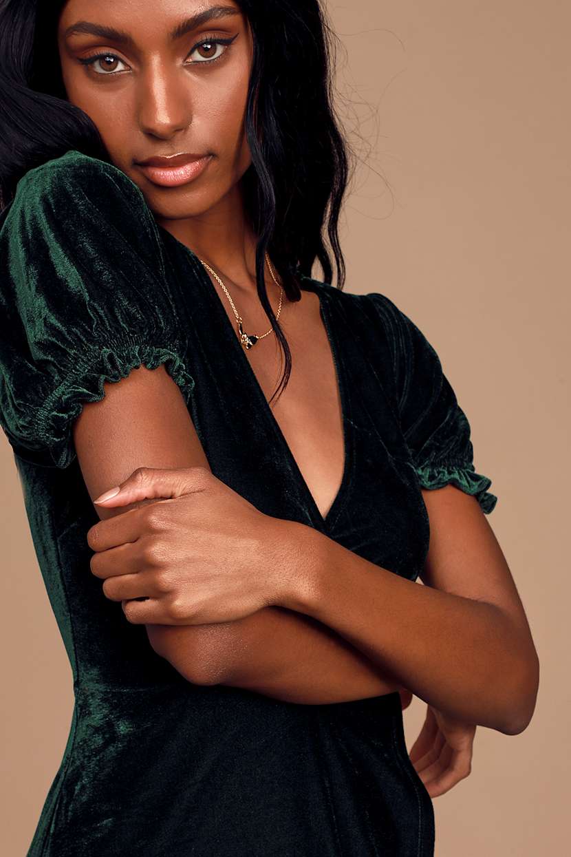 green emerald velvet dress DARK GREEN CRUSHED VELVET DRESS – Damned Paradise main image 1