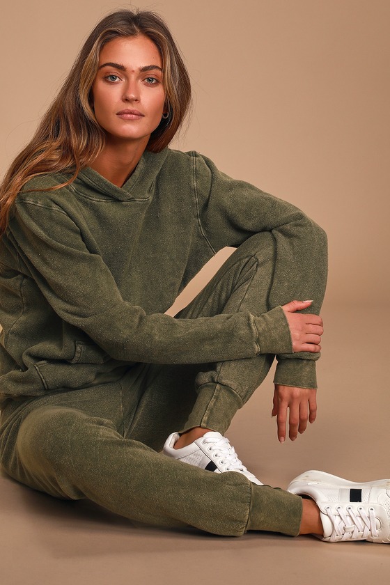 olive joggers women