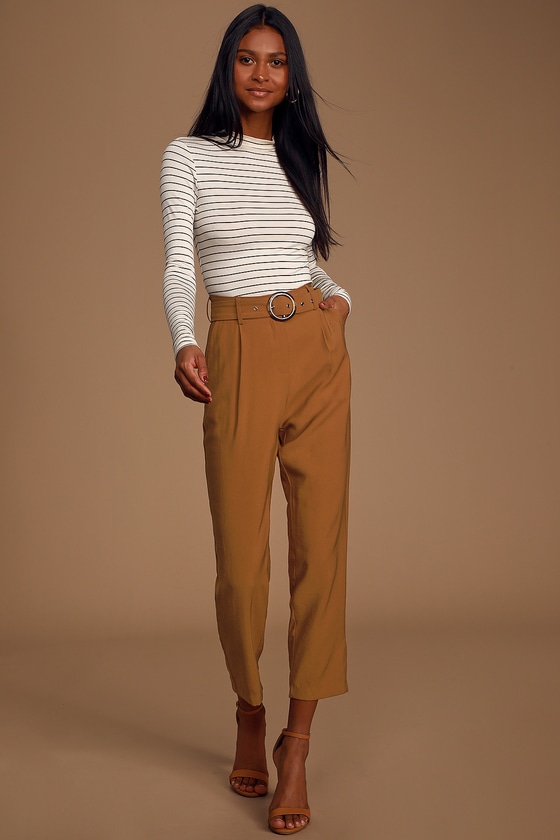 belted tapered pants