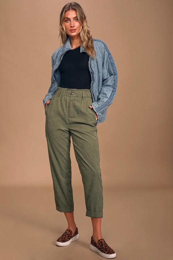 green paper bag pants outfit
