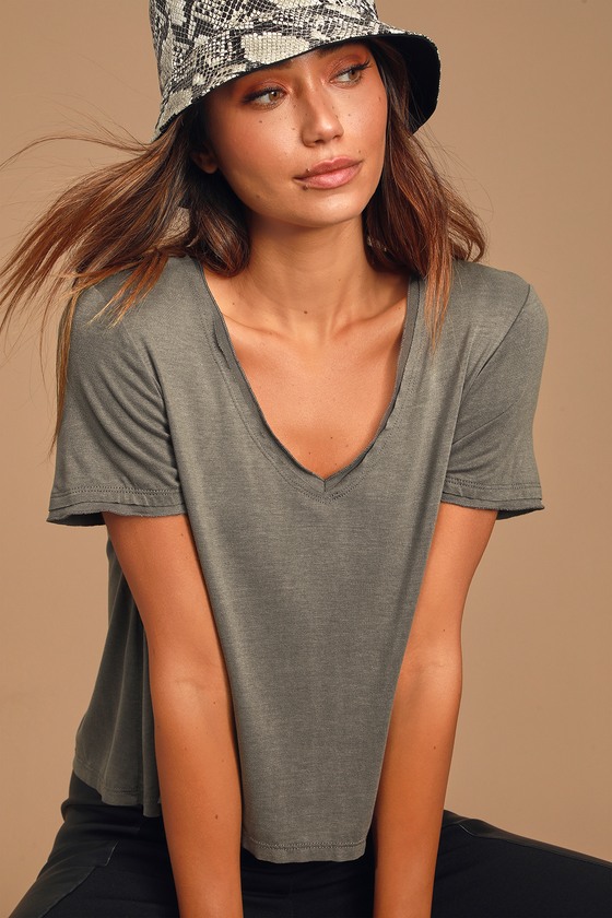 Trendy Washed Charcoal Grey Tee - Basic T-Shirt - Boxy Basic Tee - Lulus