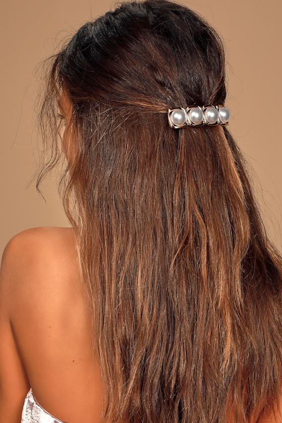 Chelsea Gold and Pearl Hair Clip 2