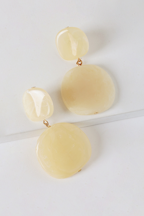 Rae Cream Acetate Circle Earrings 1