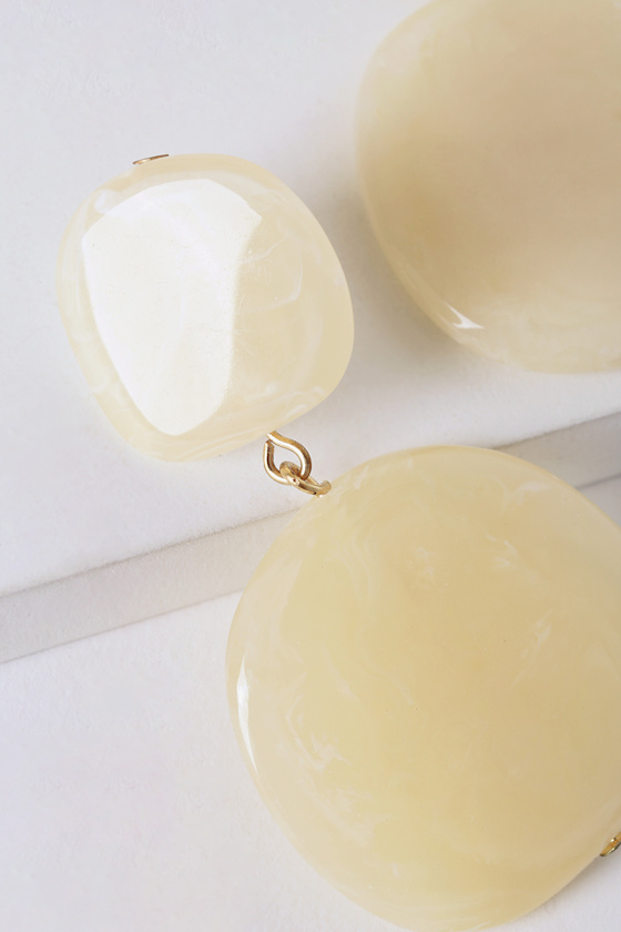 Rae Cream Acetate Circle Earrings 2