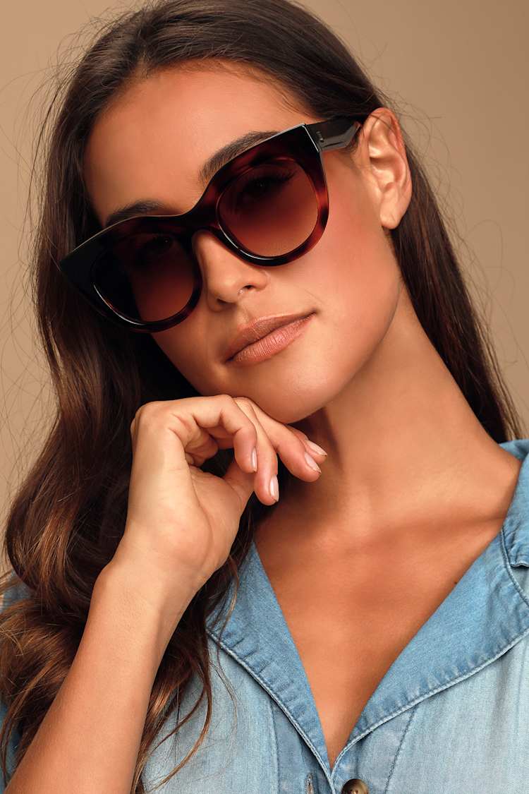 Le Specs Air Heart Tortoise Cat Eye Sunglasses Air Heart Tort Female Cat-Eye Sunglasses | Le Specs main image 4