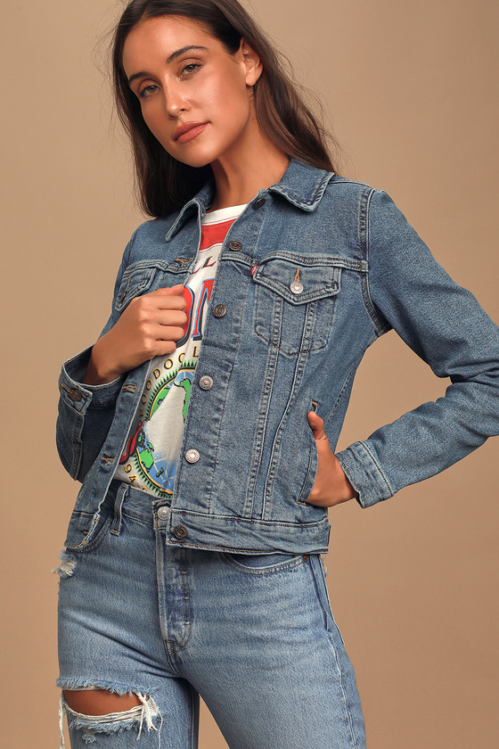 levi's medium wash denim jacket