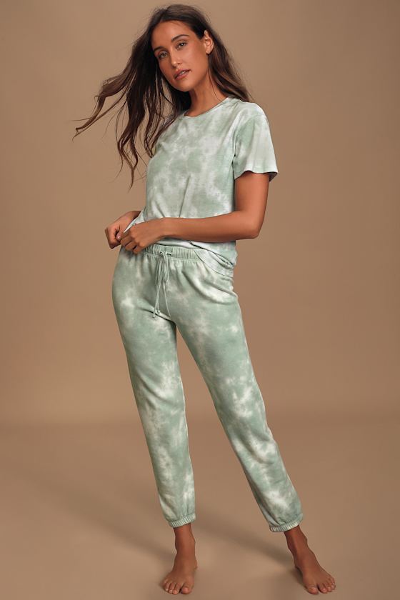 Cozy Livin' Sage Green Tie-Dye Tee 2