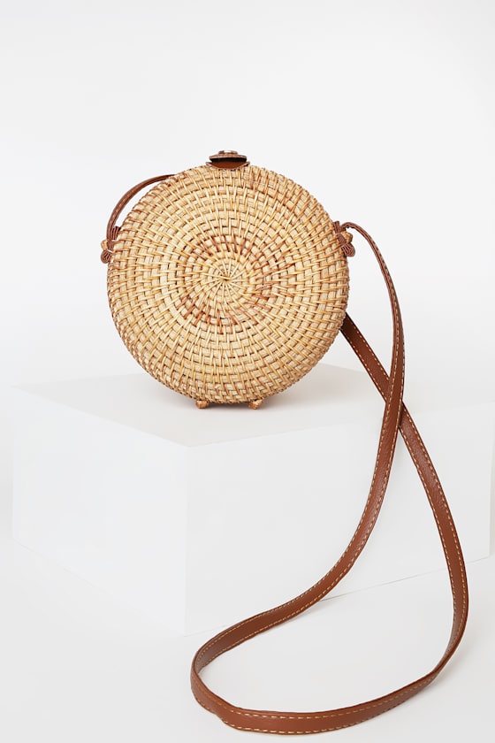 Sunday Stroll Tan Rattan Purse 3
