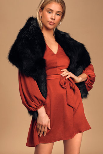 Demure and Dreamy Black Faux Fur Stole 1