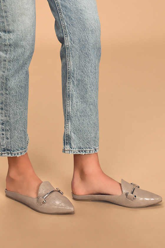 pointed toe slide loafers