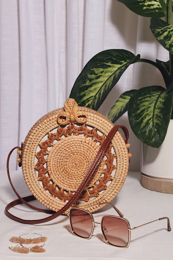Port Costa Tan Round Woven Purse 1
