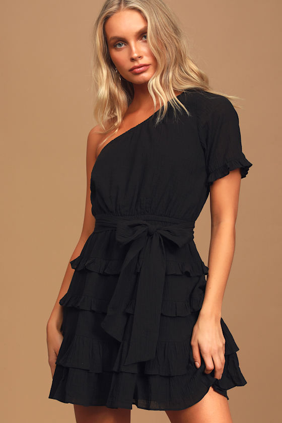 one shoulder tiered dress