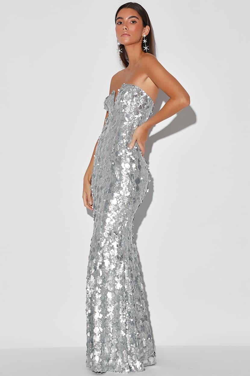 matte silver dress Silver matte sequined gown, silver leaf-embroidered tulle balloon silhouette cape., Discover the full collection on GEORGESCHAKRA.COM, #ChakraSS25 #GeorgesChakra #ChakraCouture