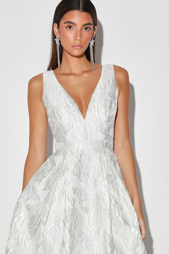 Lost in the Magic Ivory Metallic Jacquard Sleeveless Maxi Dress 2