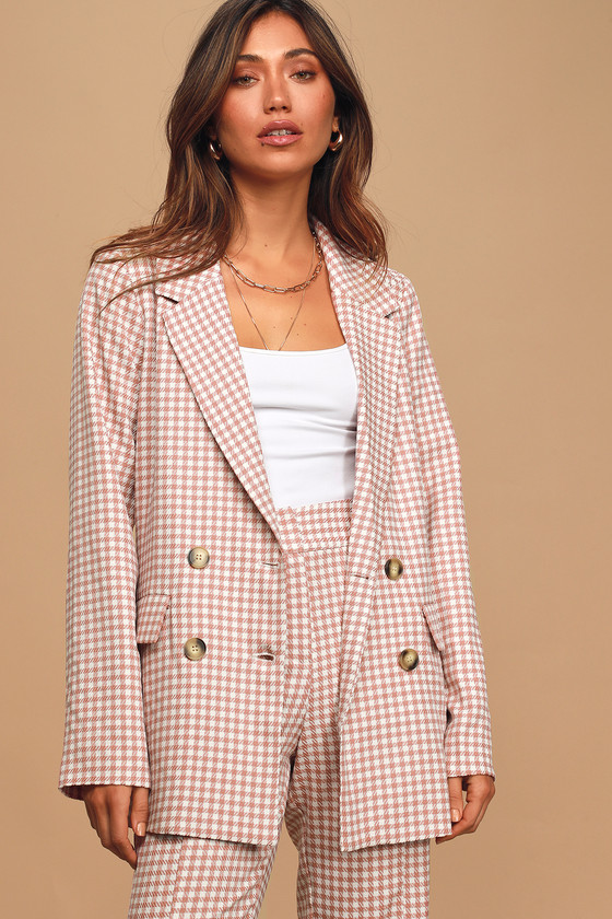 rose blazer outfit