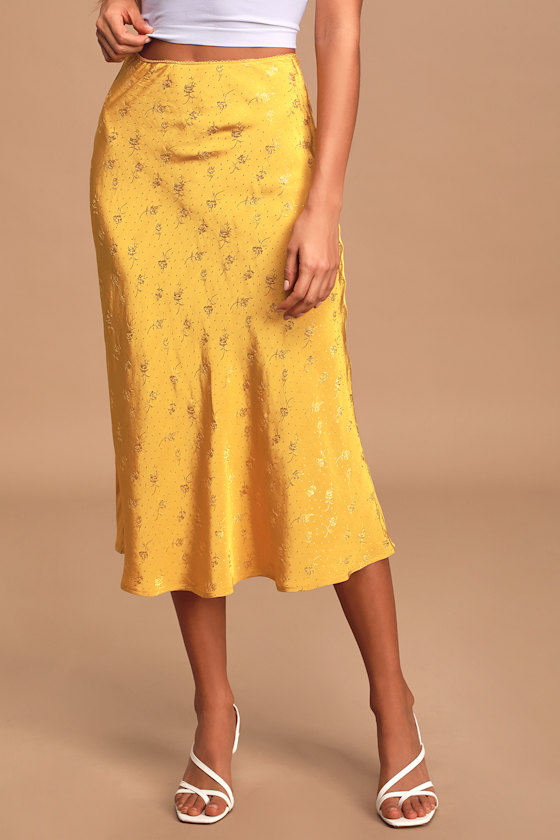 Nava Golden Yellow Jacquard High-Waisted Midi Skirt 3